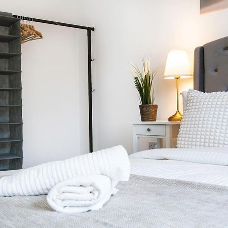 Cozy Townhouse In The Heart Of Greater Manchester Βίλα Εξωτερικό φωτογραφία