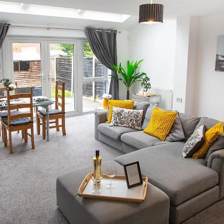 Cozy Townhouse In The Heart Of Greater Manchester Βίλα Εξωτερικό φωτογραφία
