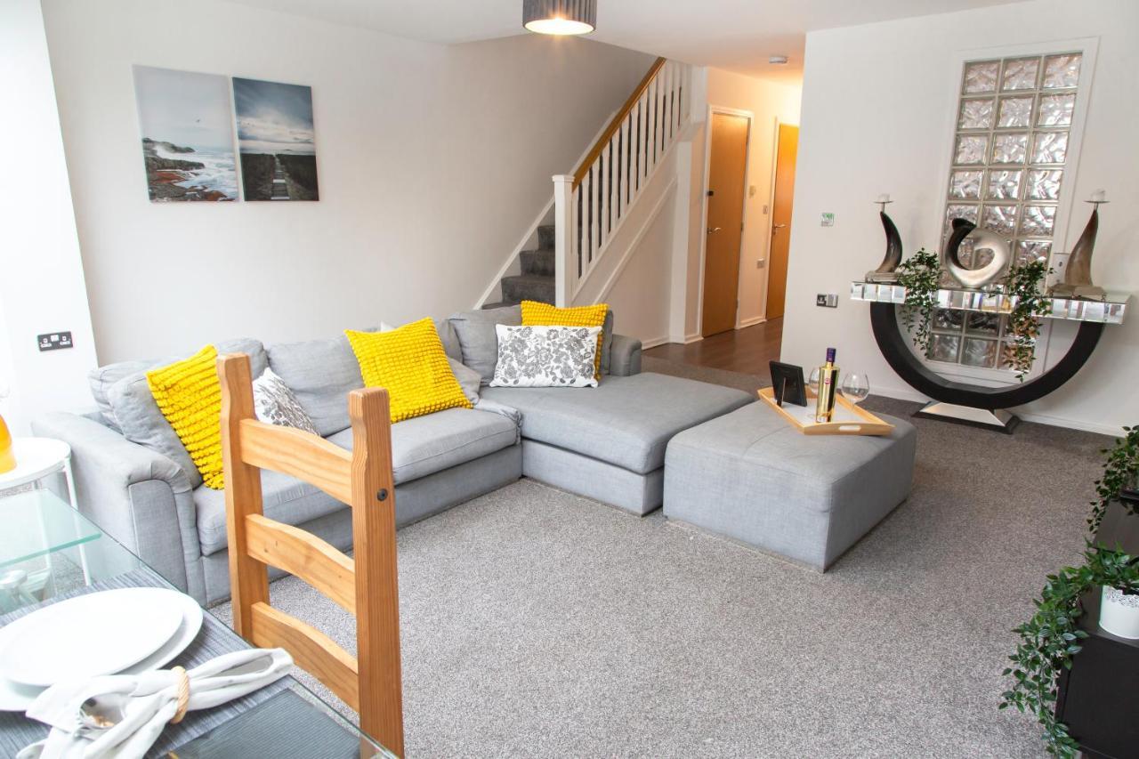 Cozy Townhouse In The Heart Of Greater Manchester Βίλα Εξωτερικό φωτογραφία