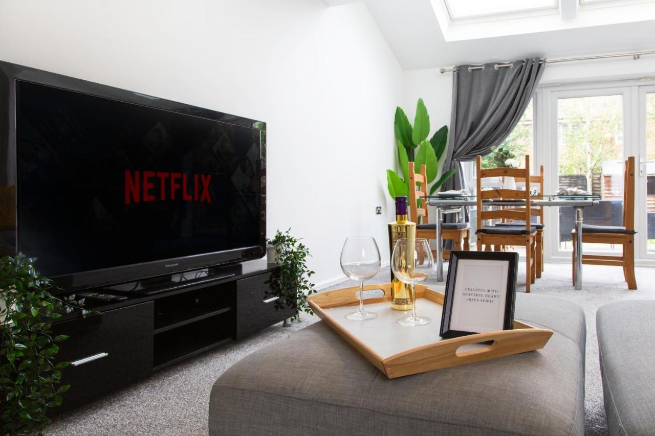 Cozy Townhouse In The Heart Of Greater Manchester Βίλα Εξωτερικό φωτογραφία